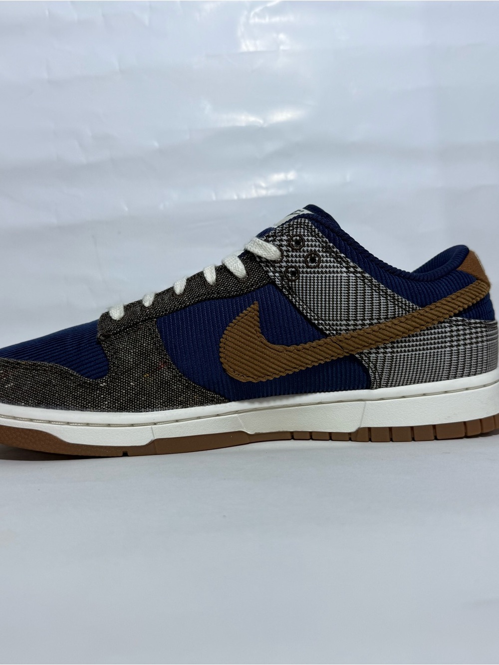 Nike Navy and Brown Low-Top Casual Sneakers